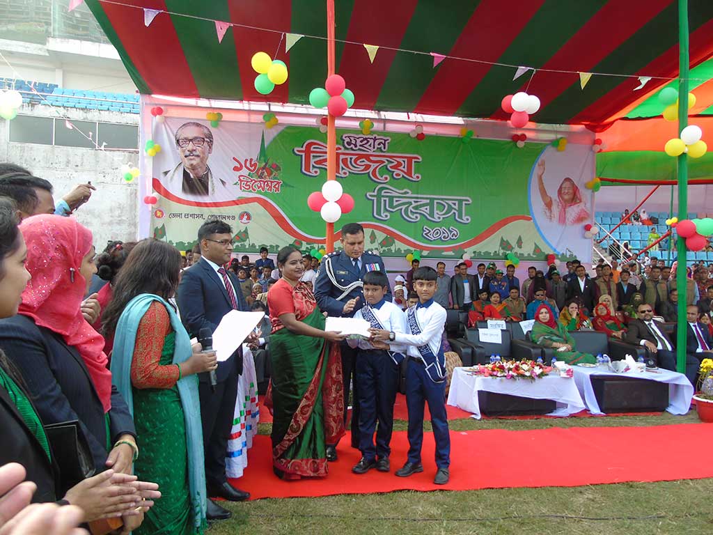 ২০১৯ সালের ১৬ই ডিসেম্বর কুচকাওয়াজে ১ম স্থান অধিকার করে মালেকা একাডেমি